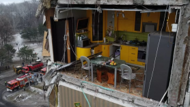 FOTO // Bucătăria din Ucraina, devenită virală: A rămas întreagă, după rachetele lui Putin. Cine locuia în apartament